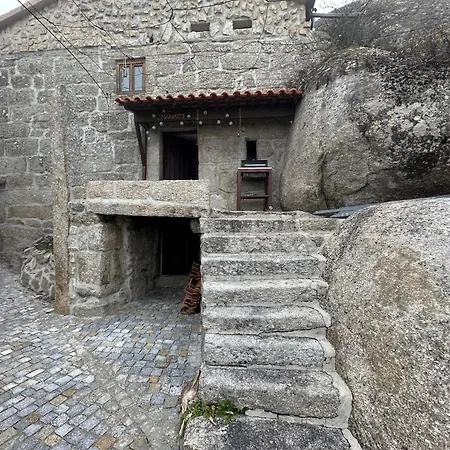 Casa Do Castelo - History & Nature Vakantiehuis *