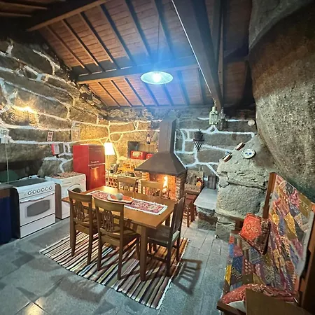 Casa Do Castelo - History & Nature